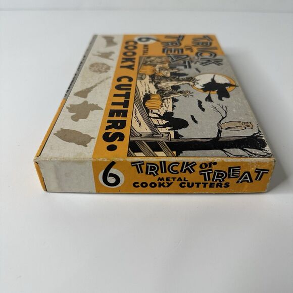 Vtg Halloween Trick Or Treat 6 Metal Cooky Cutters In Box Bat Witch Owl Cat 50s - Picture 4 of 16